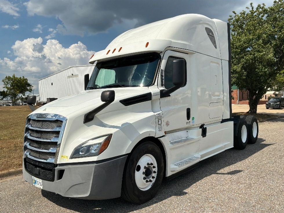 Sleeper Tractor-Heavy Duty Tractors-Freightliner-2020-T12664ST-Montgomery-AL-407,581\n\t\tmiles-$ 73,000 - Image 3