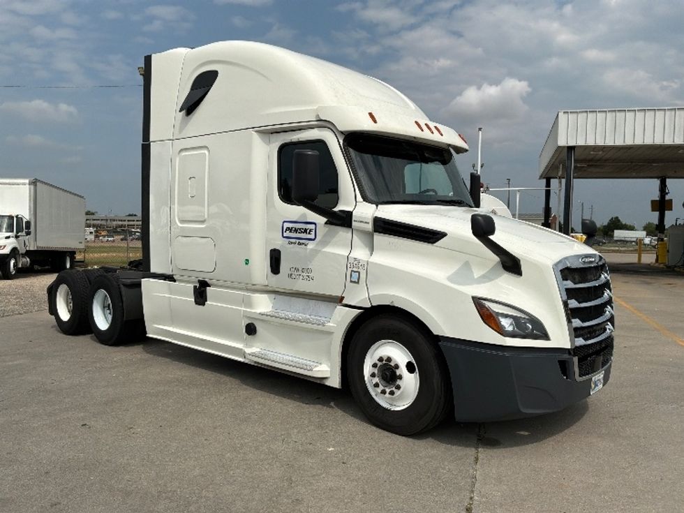 Sleeper Tractor-Heavy Duty Tractors-Freightliner-2020-T12664ST-Montgomery-AL-411,100\n\t\tmiles-$ 72,250 - Image 1