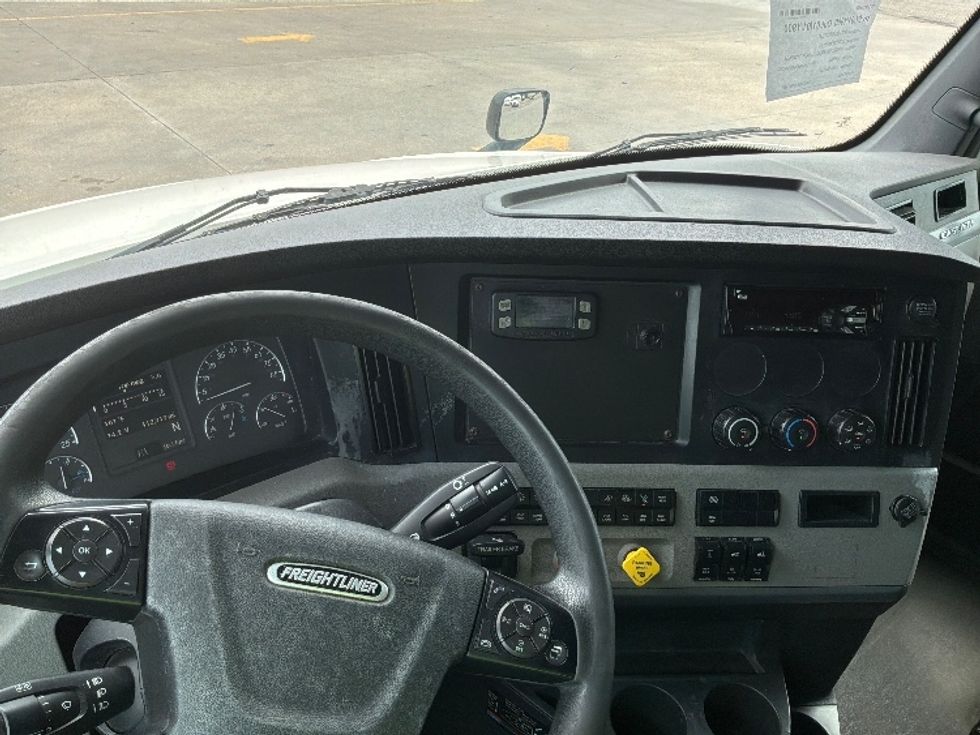 Sleeper Tractor-Heavy Duty Tractors-Freightliner-2020-T12664ST-Montgomery-AL-412,806\n\t\tmiles-$ 74,250 - Image 10