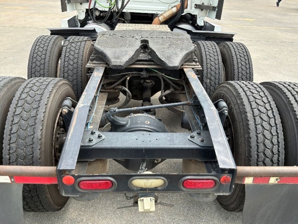 Sleeper Tractor-Heavy Duty Tractors-Freightliner-2020-T12664ST-Montgomery-AL-412,806\n\t\tmiles-$ 74,250 - Image 6