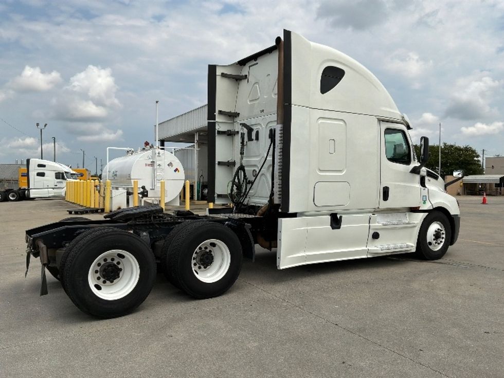 Sleeper Tractor-Heavy Duty Tractors-Freightliner-2020-T12664ST-Montgomery-AL-412,806\n\t\tmiles-$ 74,250 - Image 7