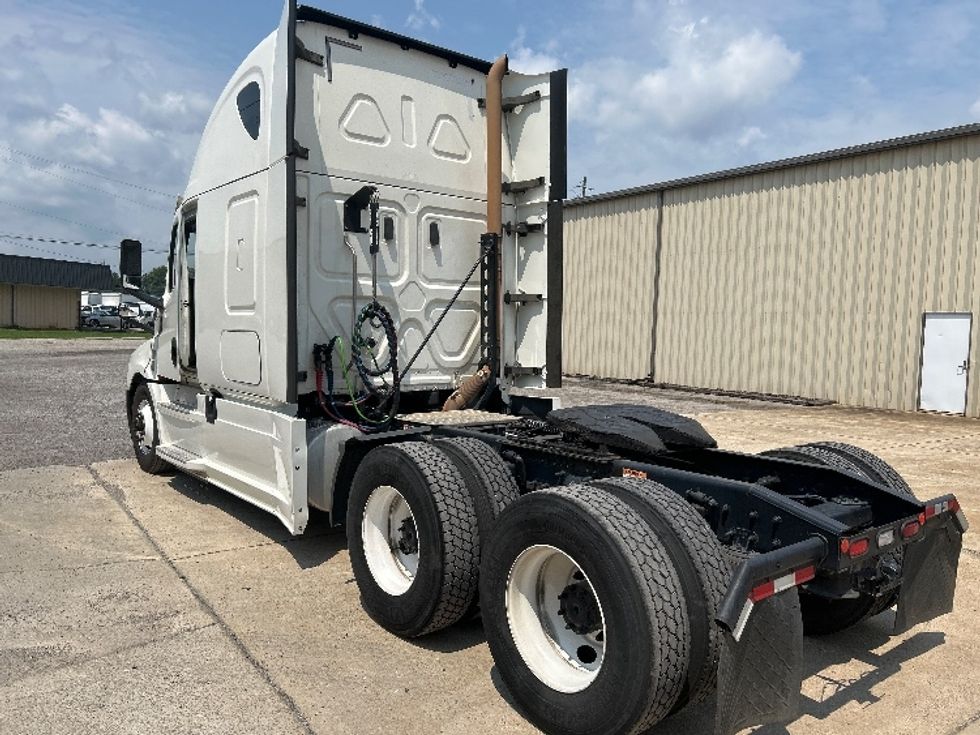 Sleeper Tractor-Heavy Duty Tractors-Freightliner-2020-T12664ST-Montgomery-AL-418,251\n\t\tmiles-$ 74,000 - Image 5