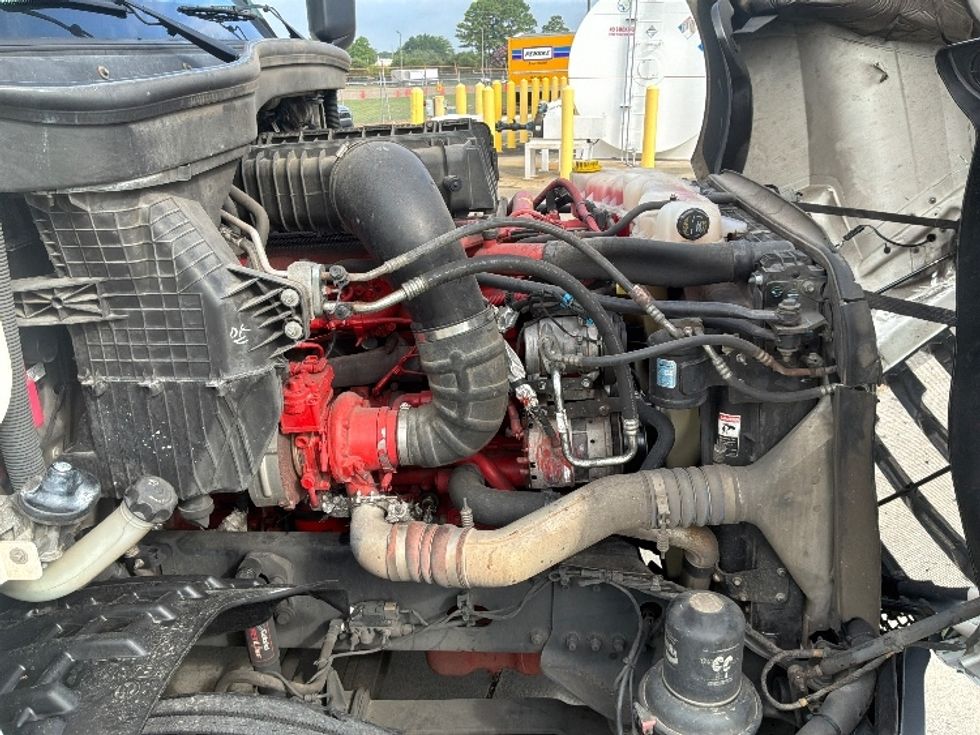 Sleeper Tractor-Heavy Duty Tractors-Freightliner-2020-T12664ST-Montgomery-AL-422,003\n\t\tmiles-$ 73,750 - Image 20