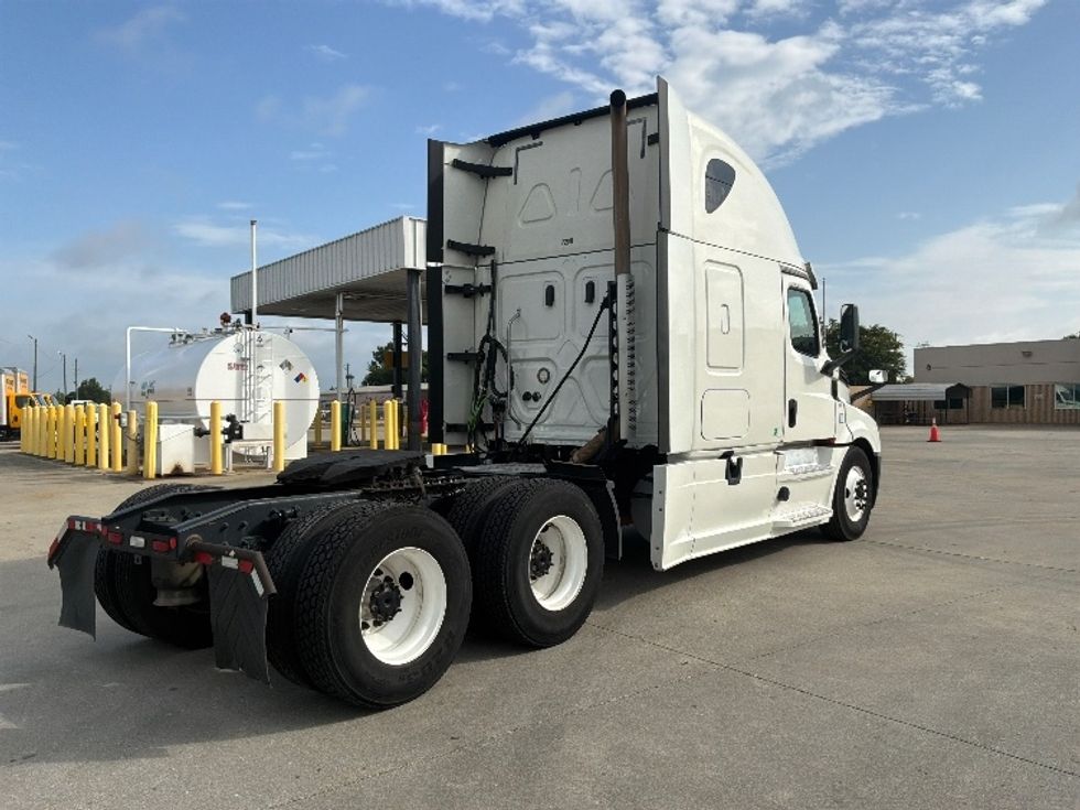 Sleeper Tractor-Heavy Duty Tractors-Freightliner-2020-T12664ST-Montgomery-AL-422,003\n\t\tmiles-$ 73,750 - Image 7