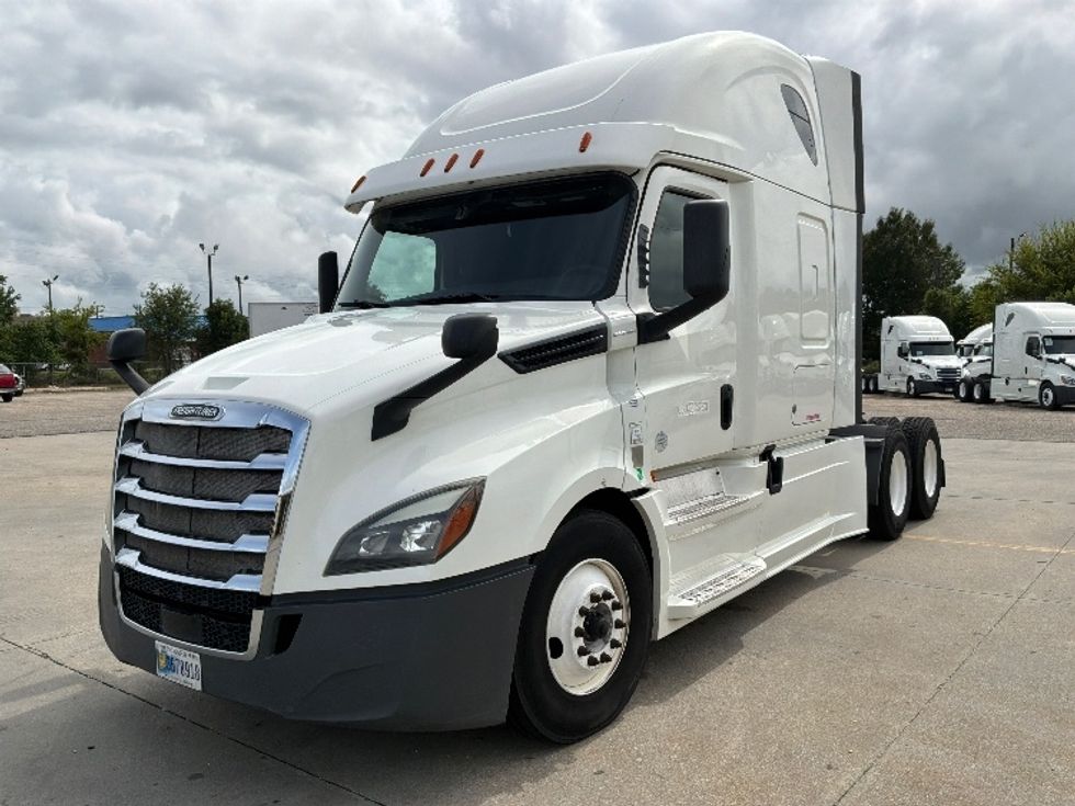 Sleeper Tractor-Heavy Duty Tractors-Freightliner-2020-T12664ST-Montgomery-AL-425,341\n\t\tmiles-$ 76,500 - Image 3