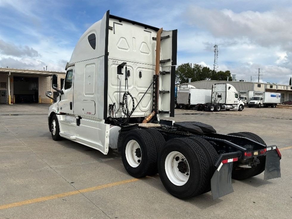 Sleeper Tractor-Heavy Duty Tractors-Freightliner-2020-T12664ST-Montgomery-AL-425,341\n\t\tmiles-$ 76,500 - Image 5