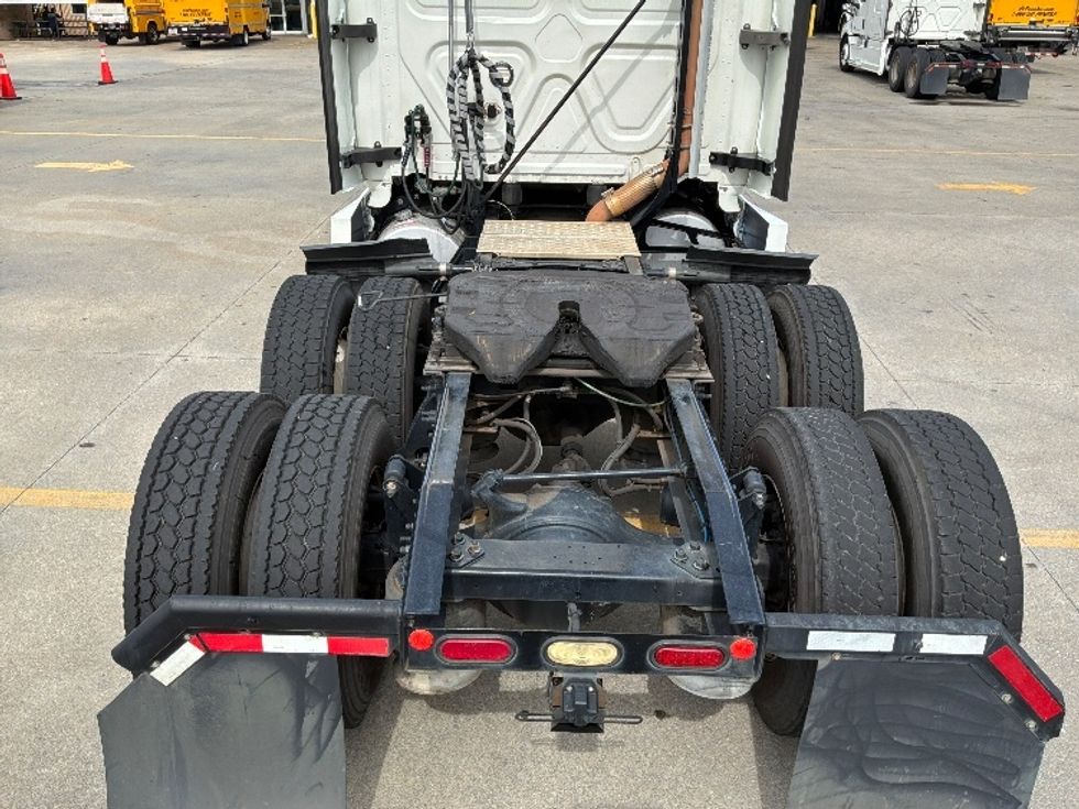 Sleeper Tractor-Heavy Duty Tractors-Freightliner-2020-T12664ST-Montgomery-AL-425,341\n\t\tmiles-$ 76,500 - Image 6