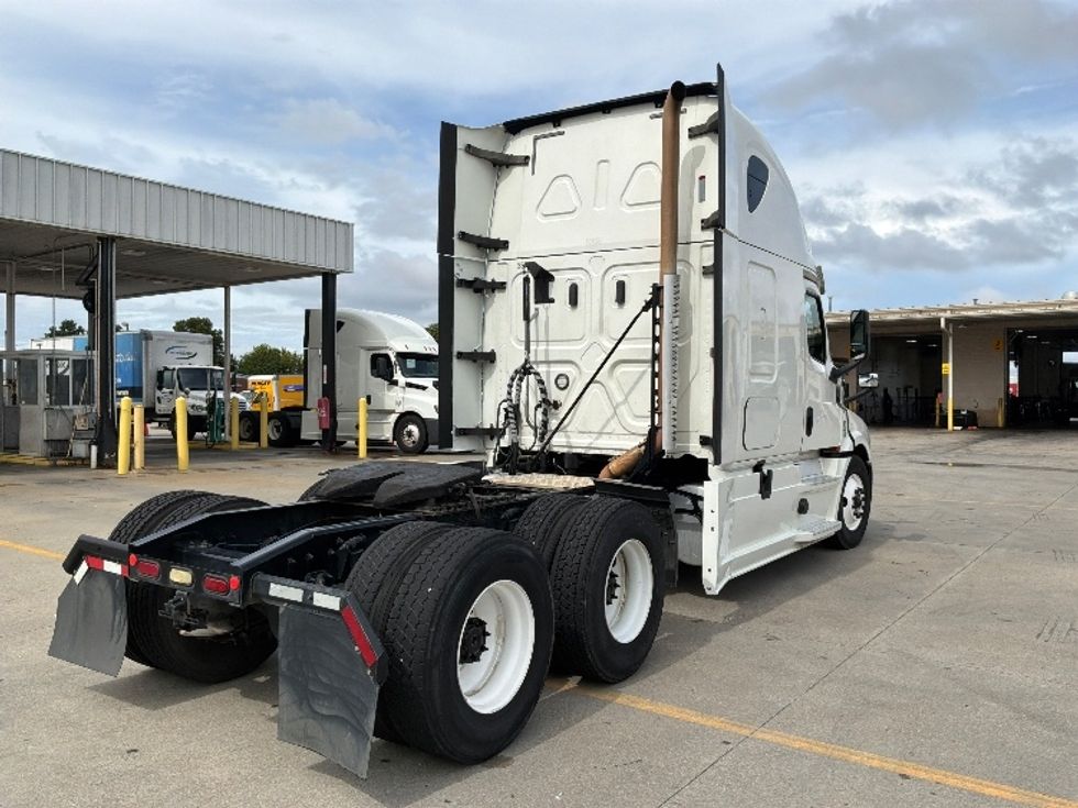 Sleeper Tractor-Heavy Duty Tractors-Freightliner-2020-T12664ST-Montgomery-AL-425,341\n\t\tmiles-$ 76,500 - Image 7