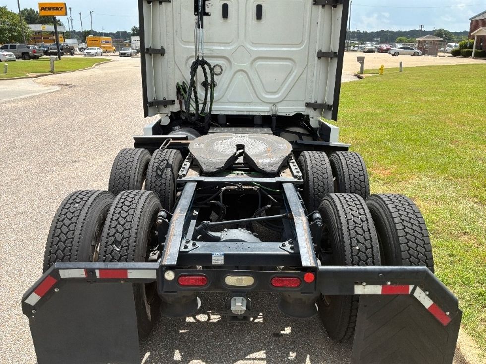 Sleeper Tractor-Heavy Duty Tractors-Freightliner-2020-T12664ST-Montgomery-AL-426,343\n\t\tmiles-$ 71,500 - Image 6