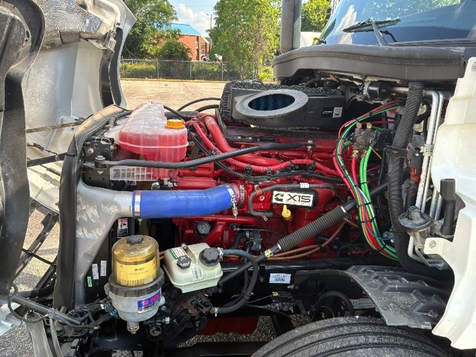 Sleeper Tractor-Heavy Duty Tractors-Freightliner-2020-T12664ST-Montgomery-AL-436,289\n\t\tmiles-$ 65,500 - Image 21