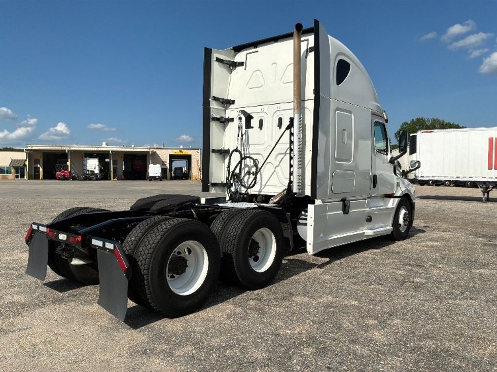 Sleeper Tractor-Heavy Duty Tractors-Freightliner-2020-T12664ST-Montgomery-AL-436,289\n\t\tmiles-$ 65,500 - Image 7