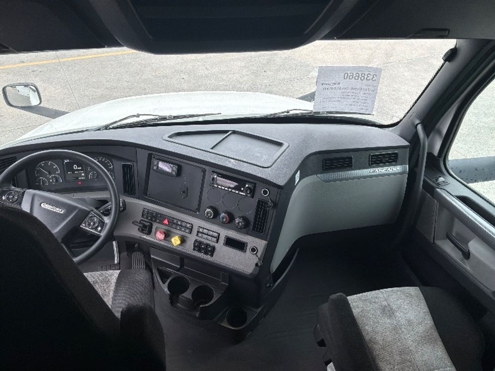 Sleeper Tractor-Heavy Duty Tractors-Freightliner-2020-T12664ST-Montgomery-AL-454,865\n\t\tmiles-$ 71,750 - Image 12