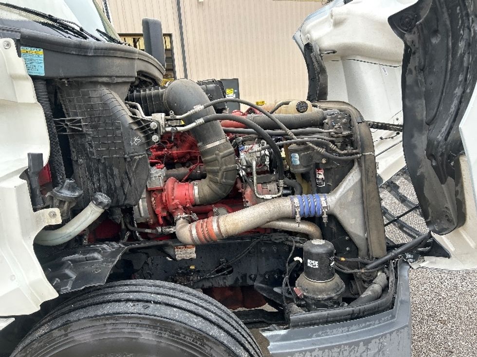 Sleeper Tractor-Heavy Duty Tractors-Freightliner-2020-T12664ST-Montgomery-AL-455,046\n\t\tmiles-$ 71,750 - Image 20