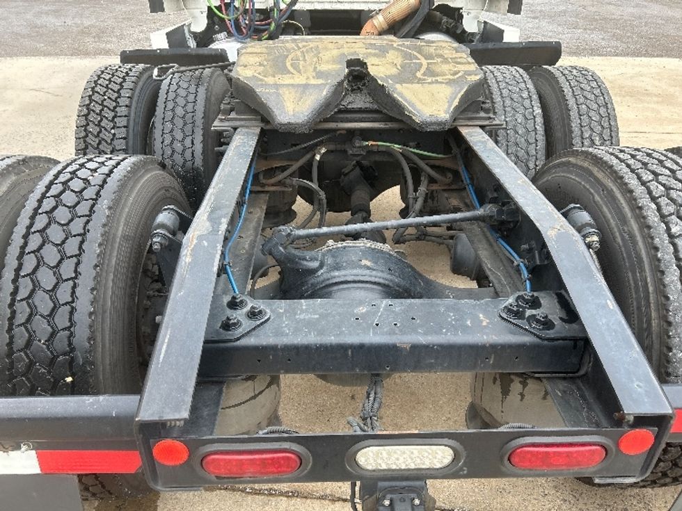 Sleeper Tractor-Heavy Duty Tractors-Freightliner-2020-T12664ST-Montgomery-AL-455,046\n\t\tmiles-$ 71,750 - Image 6