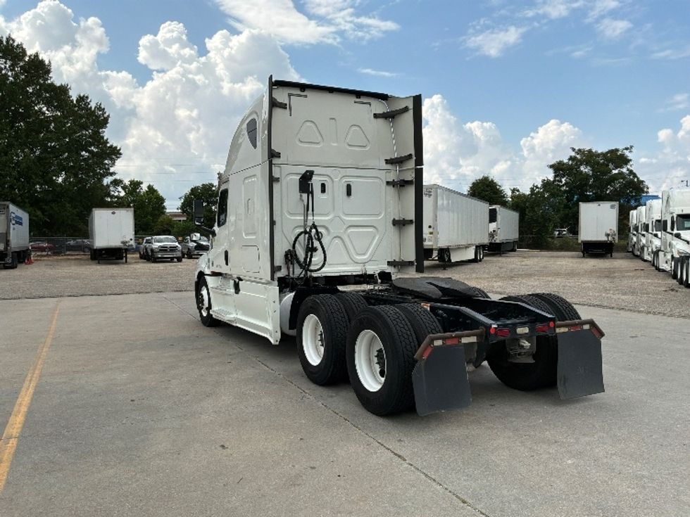 Sleeper Tractor-Heavy Duty Tractors-Freightliner-2020-T12664ST-Montgomery-AL-472,343\n\t\tmiles-$ 62,750 - Image 5