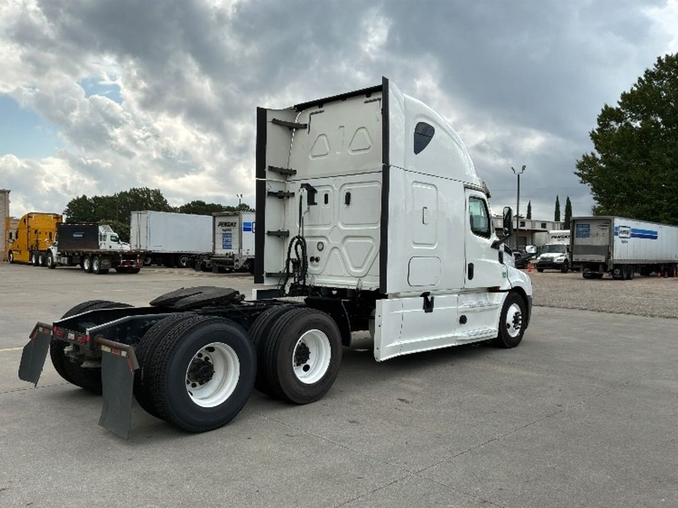 Sleeper Tractor-Heavy Duty Tractors-Freightliner-2020-T12664ST-Montgomery-AL-472,343\n\t\tmiles-$ 62,750 - Image 7
