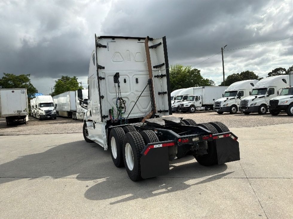 Sleeper Tractor-Heavy Duty Tractors-Freightliner-2020-T12664ST-Montgomery-AL-482,051\n\t\tmiles-$ 70,000 - Image 5