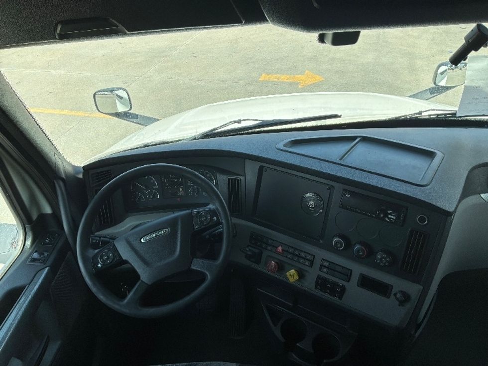 Sleeper Tractor-Heavy Duty Tractors-Freightliner-2020-T12664ST-Montgomery-AL-496,404\n\t\tmiles-$ 67,250 - Image 11