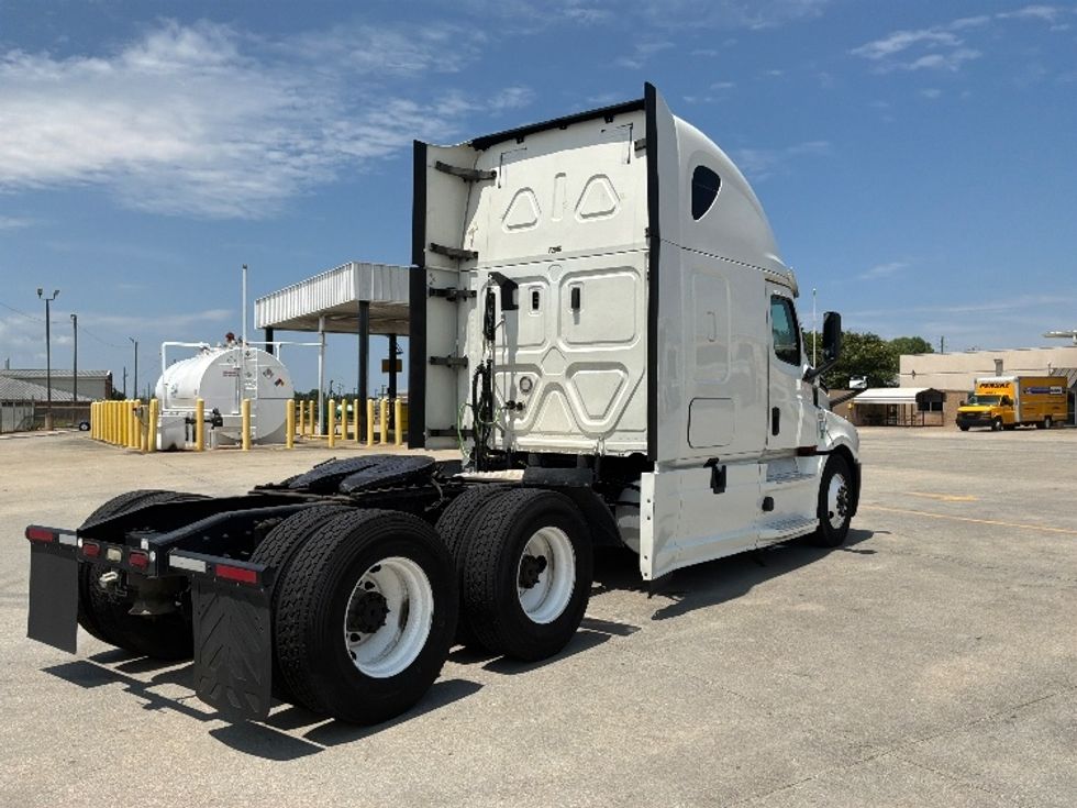 Sleeper Tractor-Heavy Duty Tractors-Freightliner-2020-T12664ST-Montgomery-AL-496,404\n\t\tmiles-$ 67,250 - Image 7
