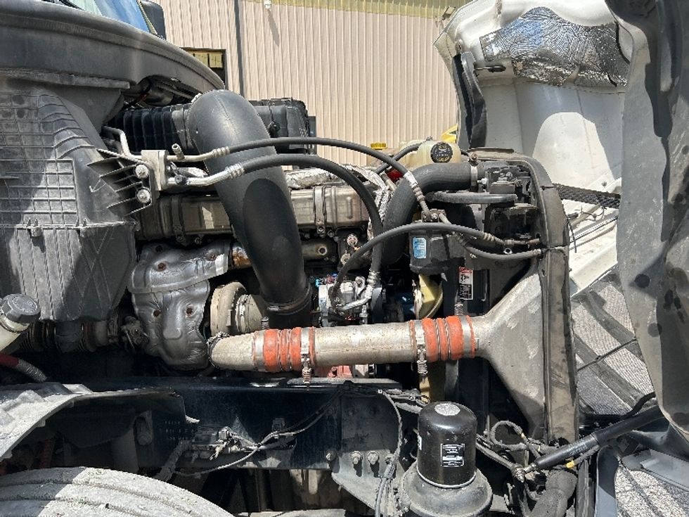 Sleeper Tractor-Heavy Duty Tractors-Freightliner-2020-T12664ST-Montgomery-AL-496,984\n\t\tmiles-$ 67,000 - Image 20