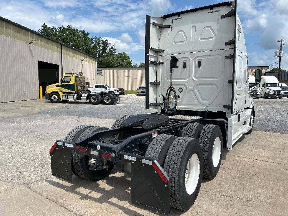 Sleeper Tractor-Heavy Duty Tractors-Freightliner-2020-T12664ST-Montgomery-AL-496,984\n\t\tmiles-$ 67,000 - Image 7