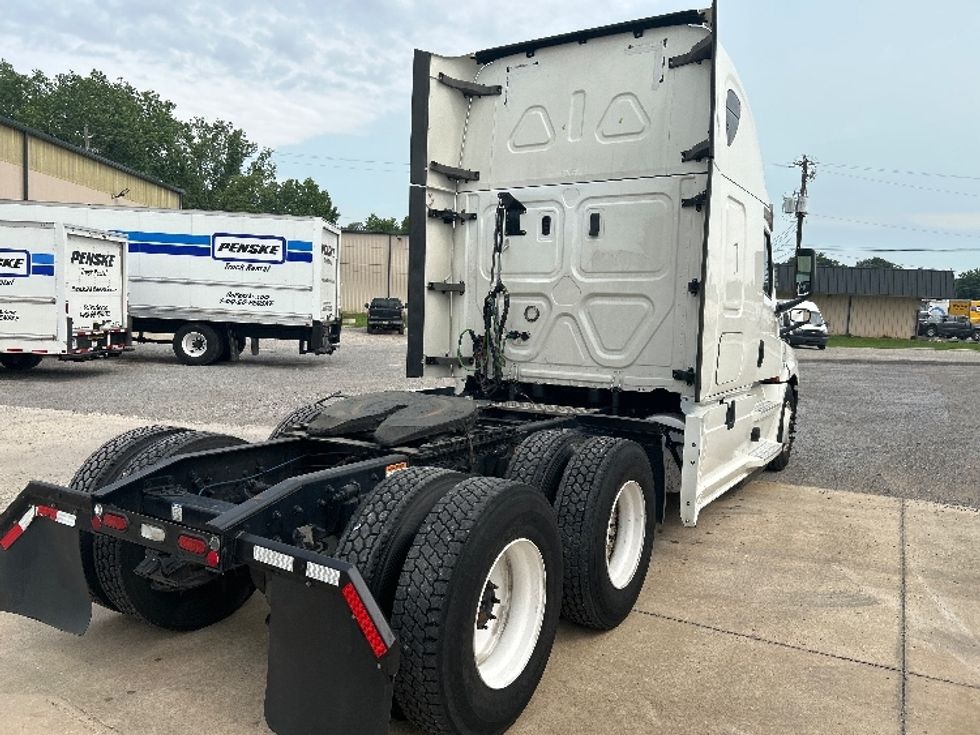 Sleeper Tractor-Heavy Duty Tractors-Freightliner-2020-T12664ST-Montgomery-AL-506,481\n\t\tmiles-$ 61,500 - Image 6