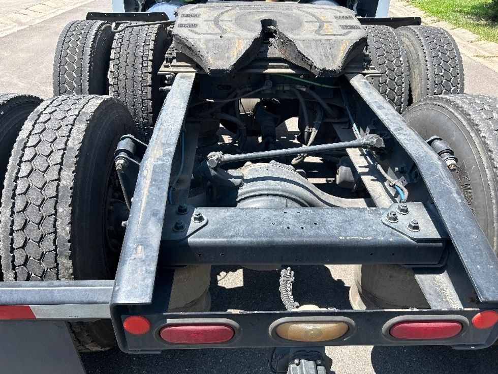 Sleeper Tractor-Heavy Duty Tractors-Freightliner-2020-T12664ST-Montgomery-AL-510,908\n\t\tmiles-$ 68,750 - Image 6