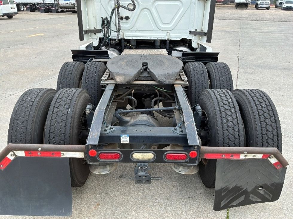 Sleeper Tractor-Heavy Duty Tractors-Freightliner-2020-T12664ST-Montgomery-AL-511,832\n\t\tmiles-$ 60,000 - Image 6