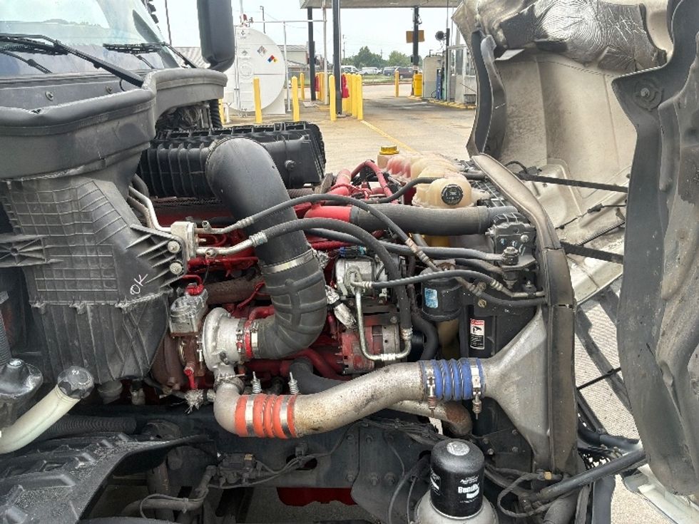 Sleeper Tractor-Heavy Duty Tractors-Freightliner-2020-T12664ST-Montgomery-AL-528,102\n\t\tmiles-$ 66,750 - Image 20