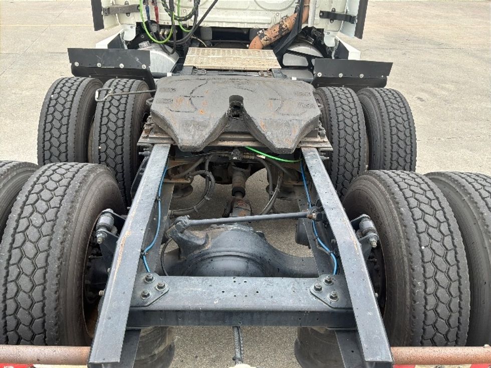 Sleeper Tractor-Heavy Duty Tractors-Freightliner-2020-T12664ST-Montgomery-AL-528,102\n\t\tmiles-$ 66,750 - Image 6