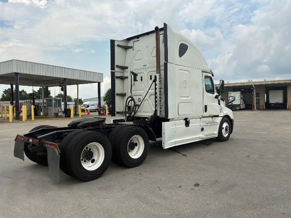 Sleeper Tractor-Heavy Duty Tractors-Freightliner-2020-T12664ST-Montgomery-AL-528,102\n\t\tmiles-$ 66,750 - Image 7