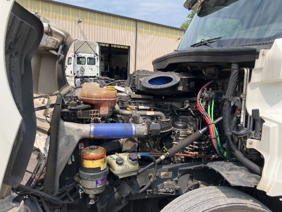 Sleeper Tractor-Heavy Duty Tractors-Freightliner-2020-T12664ST-Montgomery-AL-568,660\n\t\tmiles-$ 59,000 - Image 21