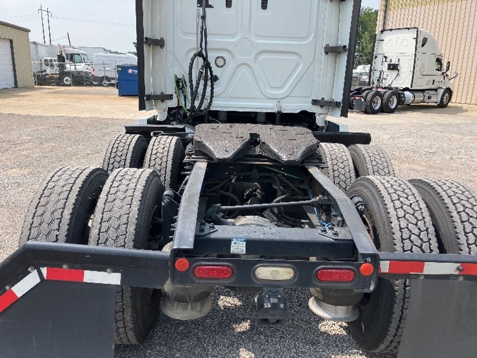 Sleeper Tractor-Heavy Duty Tractors-Freightliner-2020-T12664ST-Montgomery-AL-568,660\n\t\tmiles-$ 59,000 - Image 6