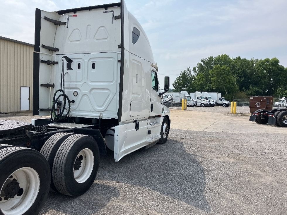 Sleeper Tractor-Heavy Duty Tractors-Freightliner-2020-T12664ST-Montgomery-AL-568,660\n\t\tmiles-$ 59,000 - Image 7