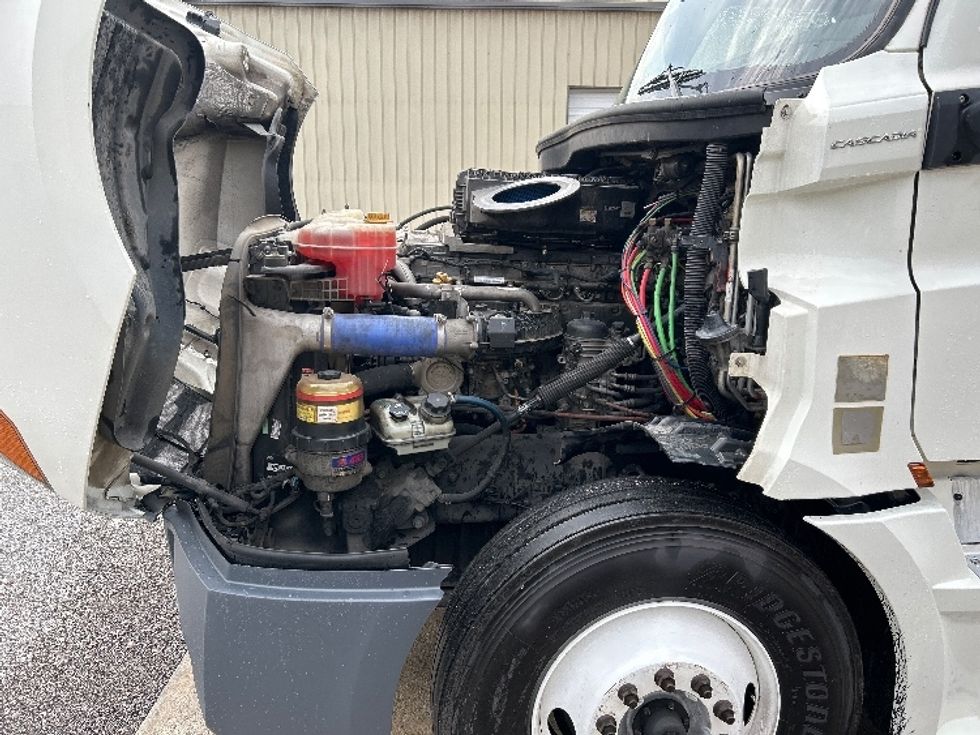 Sleeper Tractor-Heavy Duty Tractors-Freightliner-2020-T12664ST-Montgomery-AL-579,221\n\t\tmiles-$ 61,000 - Image 20