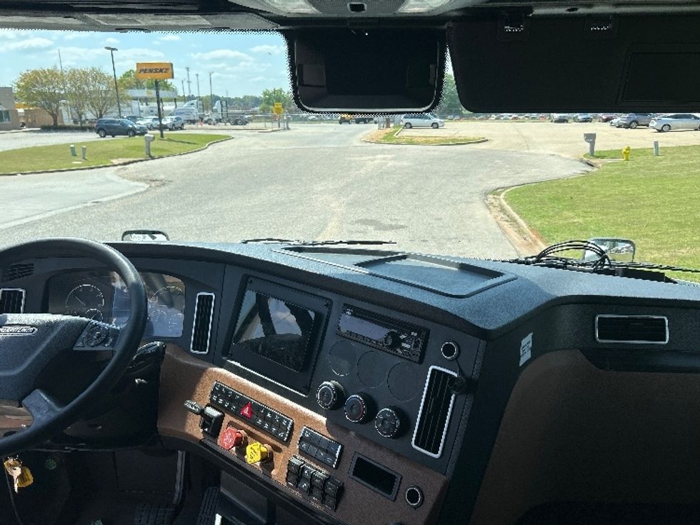 Sleeper Tractor-Heavy Duty Tractors-Freightliner-2020-T12664ST-Montgomery-AL-583,073\n\t\tmiles-$ 51,750 - Image 12