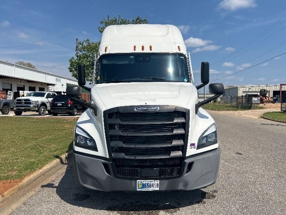 Sleeper Tractor-Heavy Duty Tractors-Freightliner-2020-T12664ST-Montgomery-AL-583,073\n\t\tmiles-$ 51,750 - Image 2