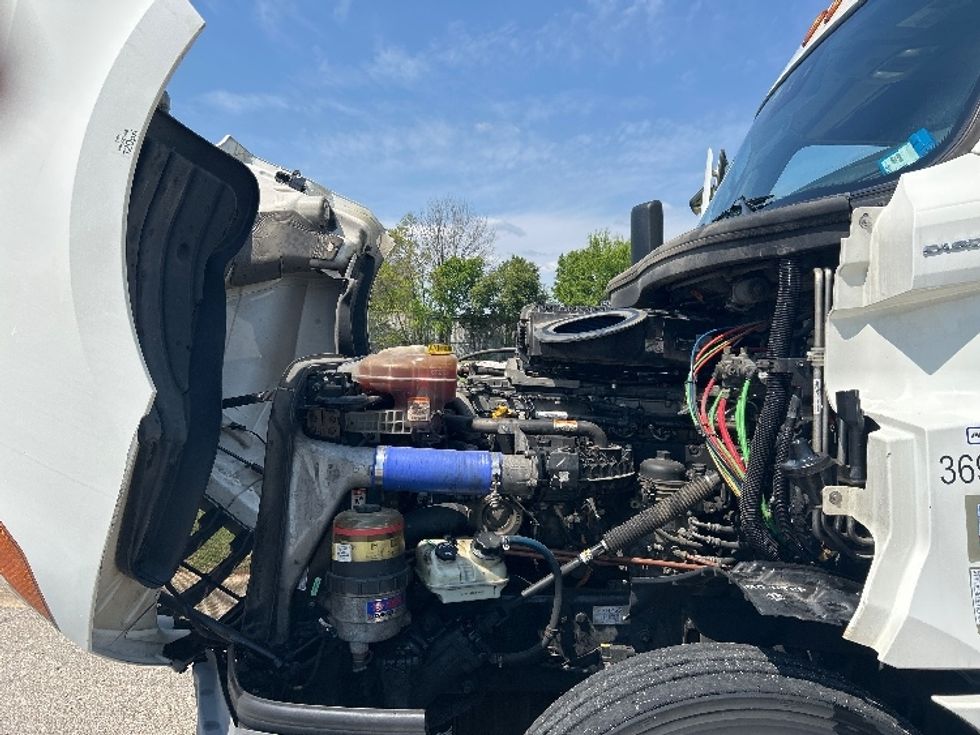 Sleeper Tractor-Heavy Duty Tractors-Freightliner-2020-T12664ST-Montgomery-AL-583,073\n\t\tmiles-$ 51,750 - Image 21