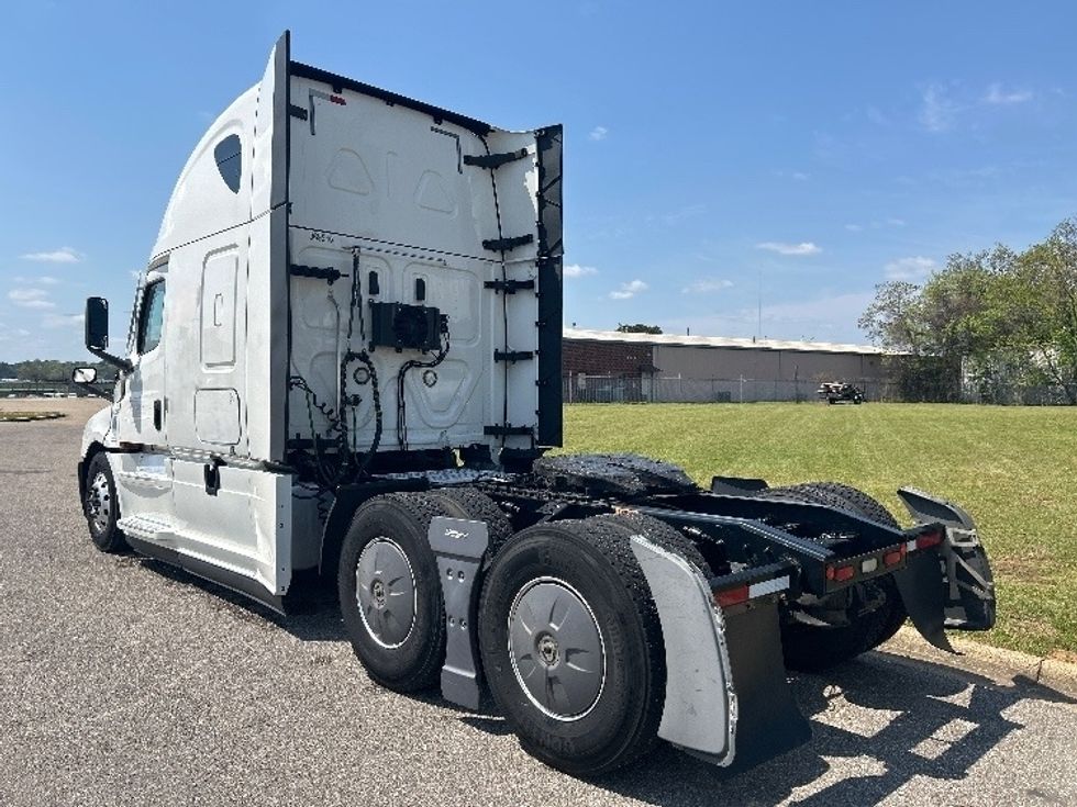 Sleeper Tractor-Heavy Duty Tractors-Freightliner-2020-T12664ST-Montgomery-AL-583,073\n\t\tmiles-$ 51,750 - Image 5