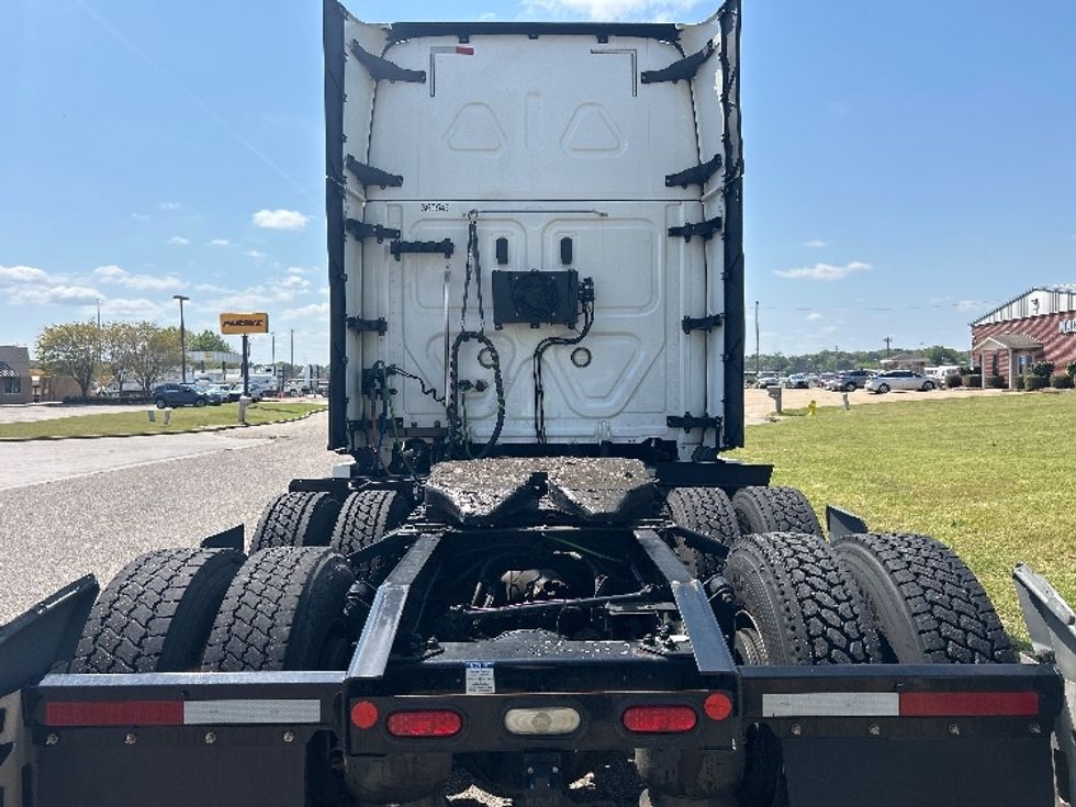 Sleeper Tractor-Heavy Duty Tractors-Freightliner-2020-T12664ST-Montgomery-AL-583,073\n\t\tmiles-$ 51,750 - Image 6