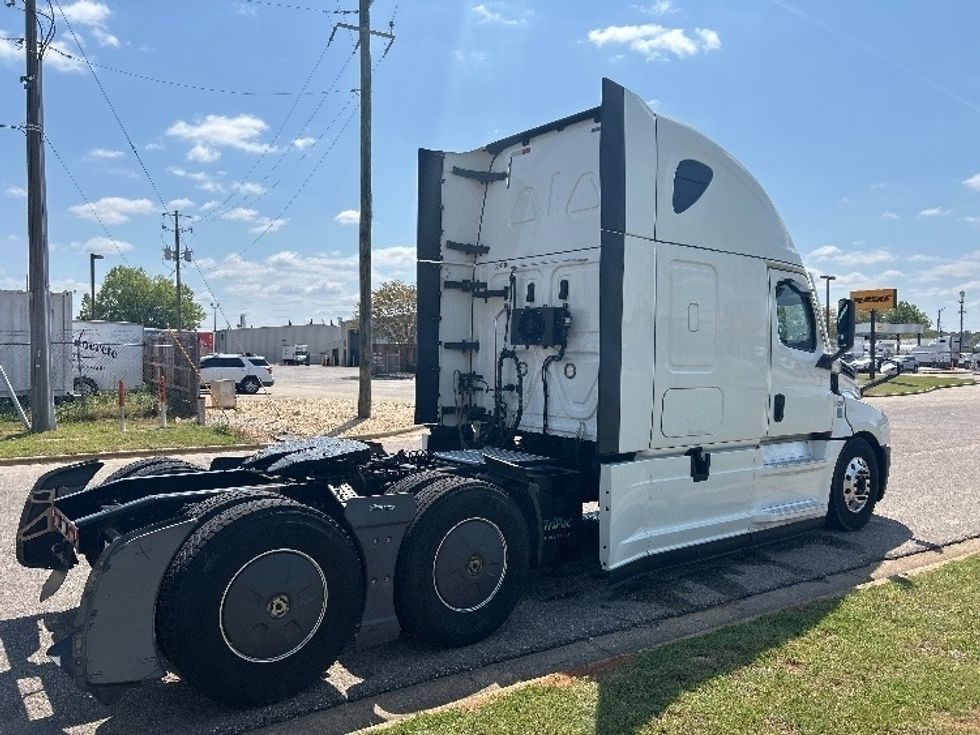 Sleeper Tractor-Heavy Duty Tractors-Freightliner-2020-T12664ST-Montgomery-AL-583,073\n\t\tmiles-$ 51,750 - Image 7