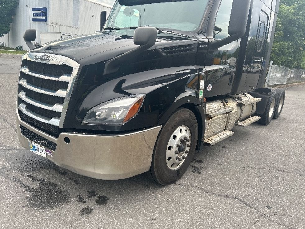 Sleeper Tractor-Heavy Duty Tractors-Freightliner-2020-T12664ST-Montgomery-NY-397,968\n\t\tmiles-$ 63,750 - Image 25