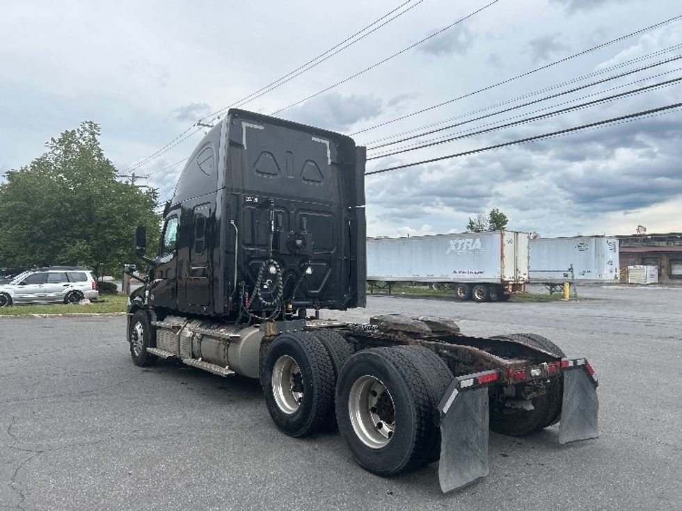 Sleeper Tractor-Heavy Duty Tractors-Freightliner-2020-T12664ST-Montgomery-NY-397,968\n\t\tmiles-$ 63,750 - Image 5