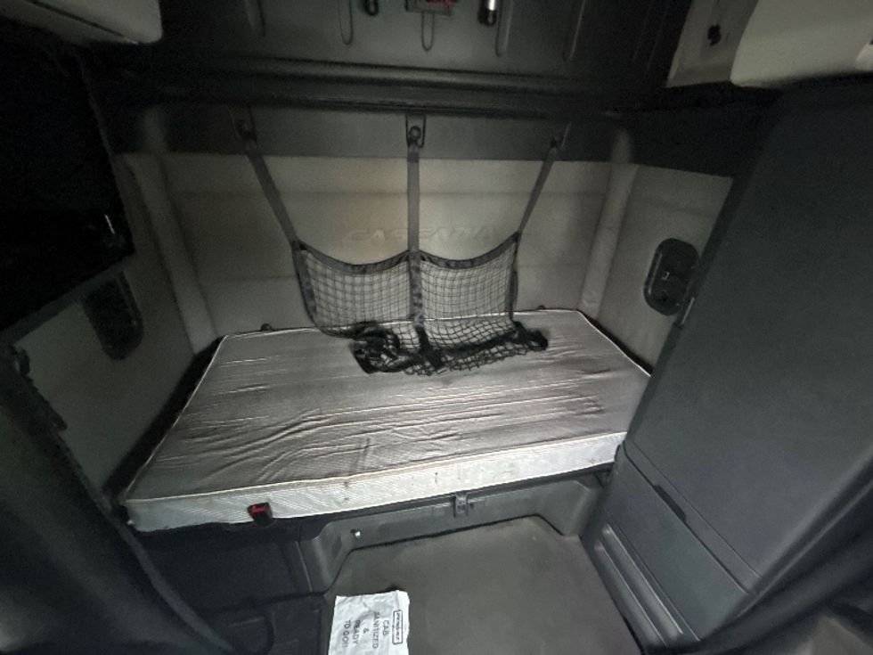 Sleeper Tractor-Heavy Duty Tractors-Freightliner-2020-T12664ST-Montgomery-NY-549,127\n\t\tmiles-$ 53,500 - Image 17