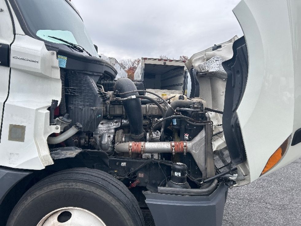 Sleeper Tractor-Heavy Duty Tractors-Freightliner-2020-T12664ST-Montgomery-NY-549,127\n\t\tmiles-$ 53,500 - Image 20