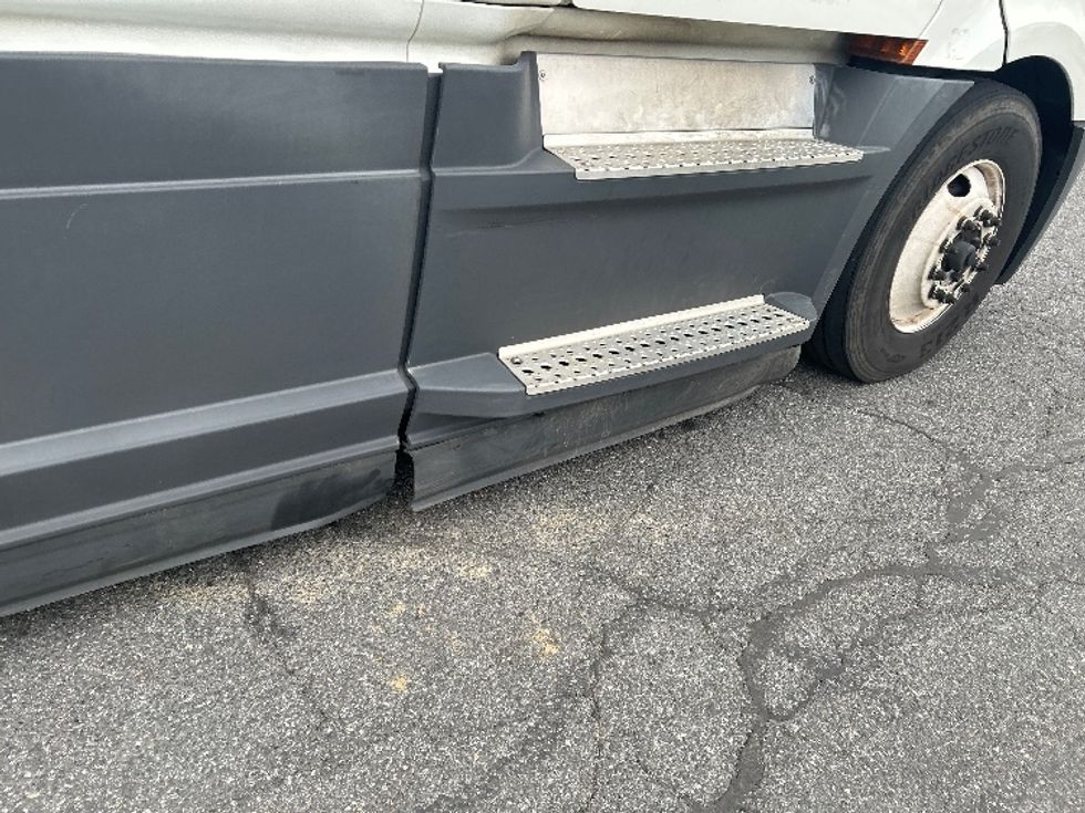 Sleeper Tractor-Heavy Duty Tractors-Freightliner-2020-T12664ST-Montgomery-NY-549,127\n\t\tmiles-$ 53,500 - Image 22