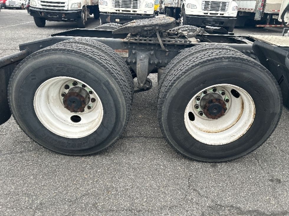 Sleeper Tractor-Heavy Duty Tractors-Freightliner-2020-T12664ST-Montgomery-NY-549,127\n\t\tmiles-$ 53,500 - Image 24