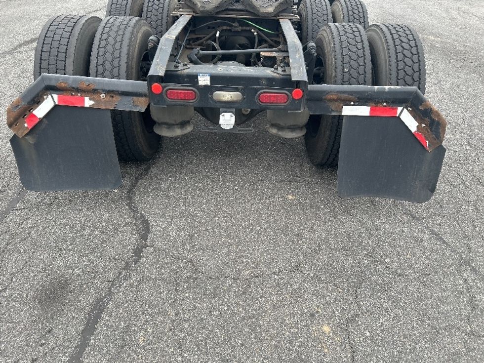 Sleeper Tractor-Heavy Duty Tractors-Freightliner-2020-T12664ST-Montgomery-NY-549,127\n\t\tmiles-$ 53,500 - Image 25