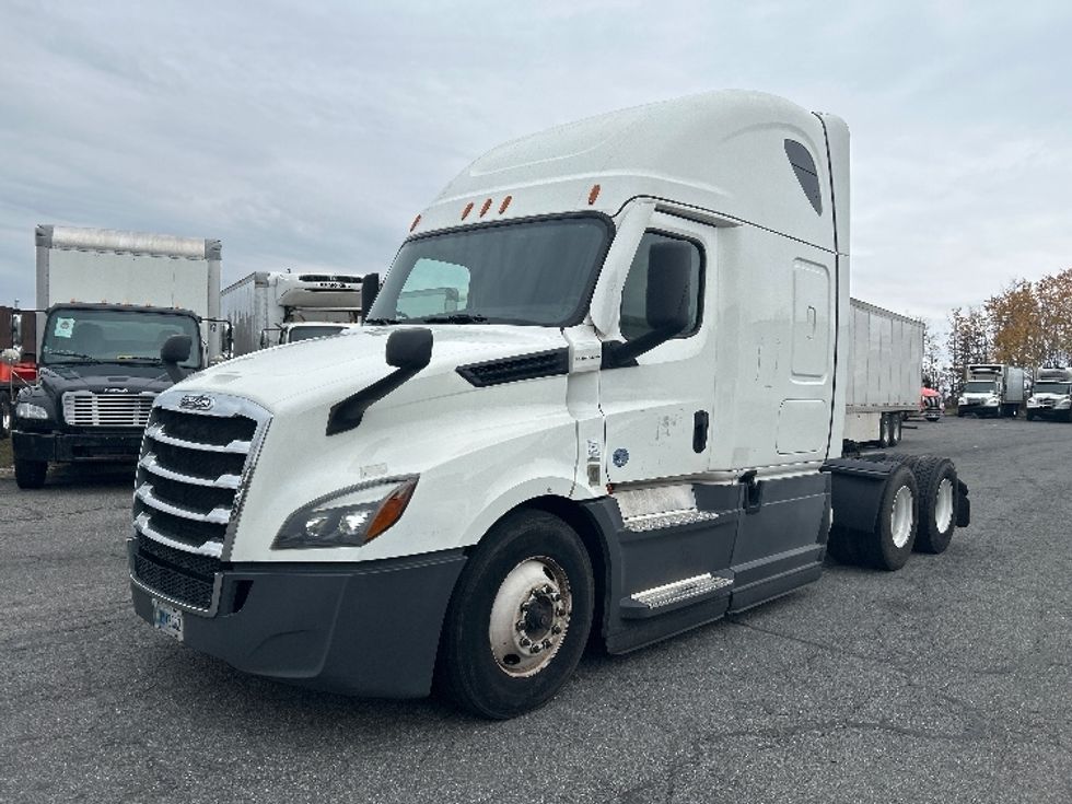 Sleeper Tractor-Heavy Duty Tractors-Freightliner-2020-T12664ST-Montgomery-NY-549,127\n\t\tmiles-$ 53,500 - Image 3