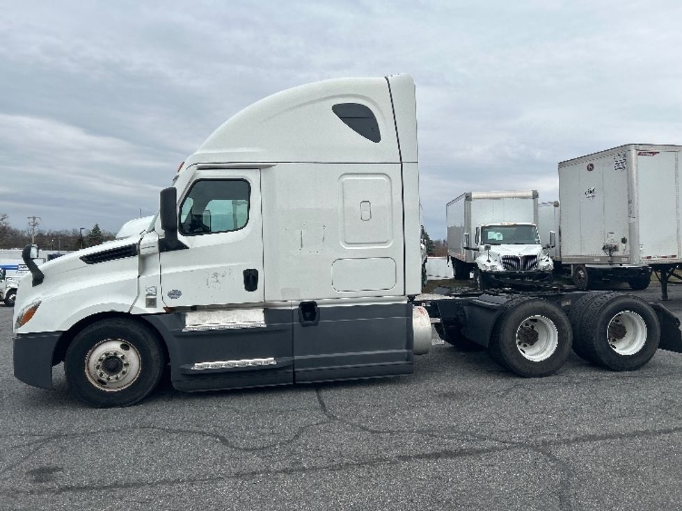 Sleeper Tractor-Heavy Duty Tractors-Freightliner-2020-T12664ST-Montgomery-NY-549,127\n\t\tmiles-$ 53,500 - Image 4